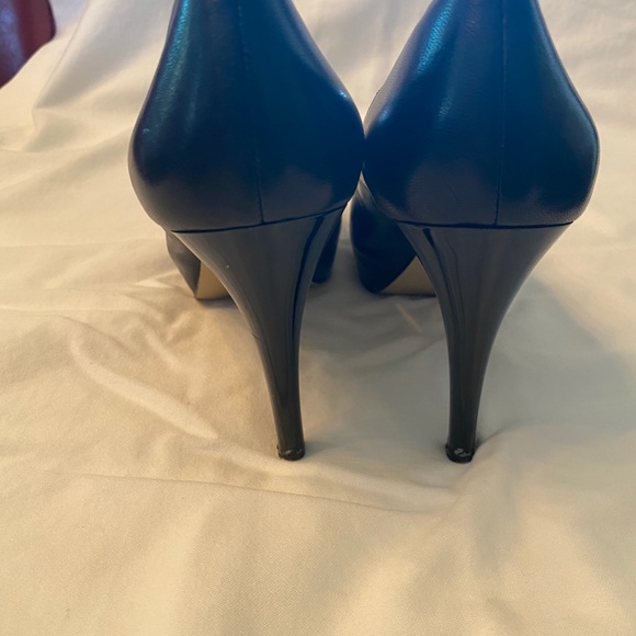 Nine West Black Platform Heel - Picture 2 of 4